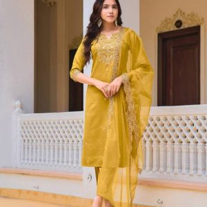 Women Chanderi Kurta Pant Dupatta Set